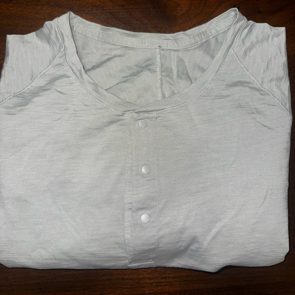 Lululemon XXL GRAY HENLEY WORN ONCE